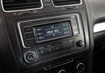 Подержанный автомобиль Volkswagen Golf Hatchback 2011 года (14 фото)