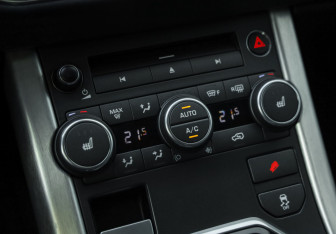 Подержанный автомобиль Land Rover Range Rover Evoque 2012 года (19 фото)