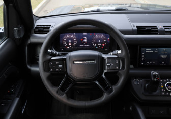 Подержанный автомобиль Land Rover Defender Suv 2020 года (8 фото)