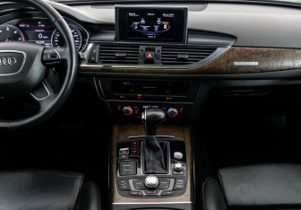Подержанный автомобиль Audi A6 Sedan 2011 года (13 фото)