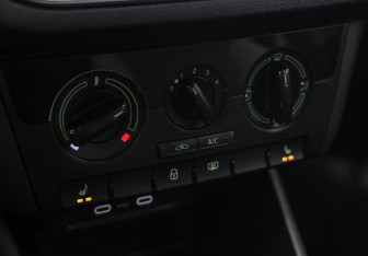 Подержанный автомобиль Skoda Rapid Liftback 2020 года (16 фото)