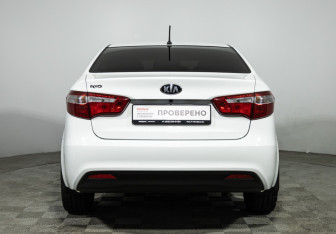 Подержанный автомобиль Kia Rio Sedan 2013 года (6 фото)