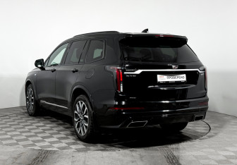 Подержанный автомобиль Cadillac XT6 2021 года (7 фото)