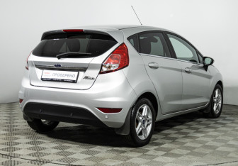 Подержанный автомобиль Ford Fiesta Hatchback 2016 года (5 фото)