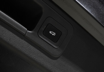 Подержанный автомобиль GAC GS8 2023 года (23 фото)