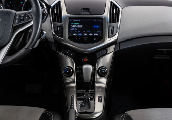 Подержанный автомобиль Chevrolet Cruze Hatchback 2014 года (12 фото)