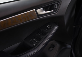 Подержанный автомобиль Audi Q5 2012 года (18 фото)