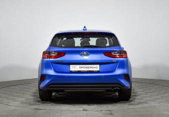 Подержанный автомобиль Kia Ceed Hatchback 2019 года (6 фото)