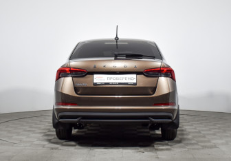 Подержанный автомобиль Skoda Rapid Liftback 2021 года (6 фото)