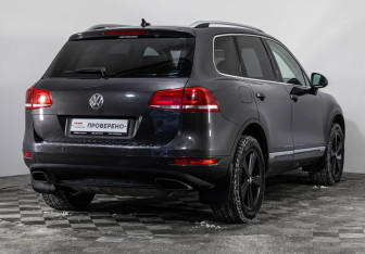 Подержанный автомобиль Volkswagen Touareg 2012 года (5 фото)