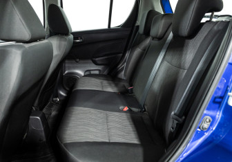 Подержанный автомобиль Suzuki Swift Hatchback 2011 года (10 фото)