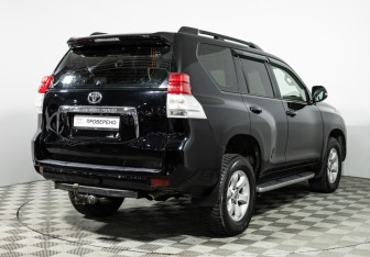 Подержанный автомобиль Toyota Land Cruiser Prado 2009 года (5 фото)