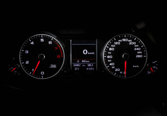 Подержанный автомобиль Audi Q5 2012 года (26 фото)