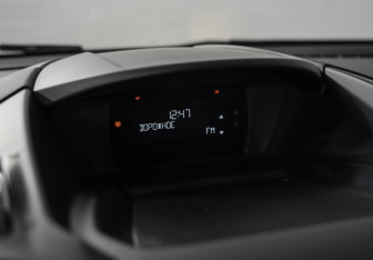 Подержанный автомобиль Ford Kuga 2014 года (13 фото)
