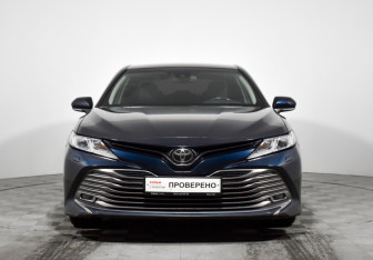 Подержанный автомобиль Toyota Camry Sedan 2018 года (2 фото)