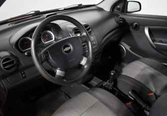 Подержанный автомобиль Chevrolet Aveo Hatchback 2010 года (9 фото)