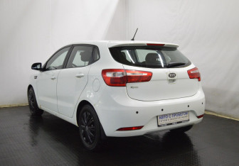 Подержанный автомобиль Kia Rio Hatchback 2012 года (7 фото)