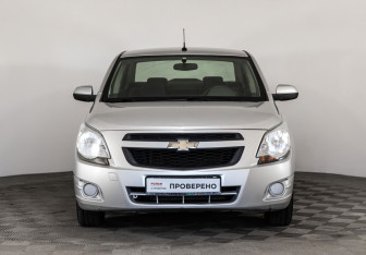 Подержанный автомобиль Chevrolet Cobalt Sedan 2013 года (2 фото)