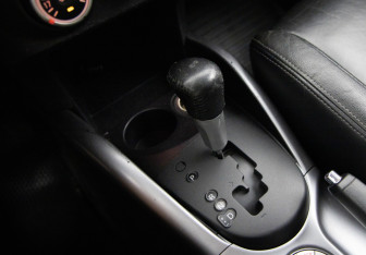 Подержанный автомобиль Mitsubishi Outlander 2008 года (14 фото)