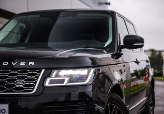 Подержанный автомобиль Land Rover Range Rover 2018 года (2 фото)