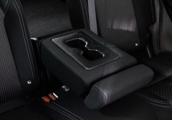 Подержанный автомобиль Mitsubishi Outlander 2022 года (25 фото)