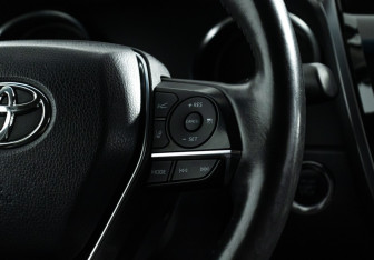 Подержанный автомобиль Toyota Camry Sedan 2021 года (24 фото)