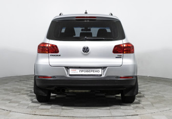 Подержанный автомобиль Volkswagen Tiguan 2011 года (6 фото)