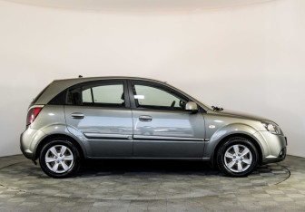 Подержанный автомобиль Kia Rio Hatchback 2010 года (4 фото)