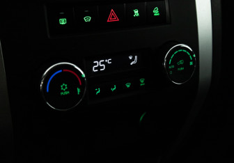 Подержанный автомобиль УАЗ Patriot 2018 года (16 фото)