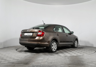 Подержанный автомобиль Skoda Rapid Liftback 2019 года (5 фото)