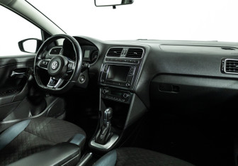 Подержанный автомобиль Volkswagen Polo Sedan 2019 года (9 фото)