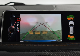 Подержанный автомобиль BMW X5 M 2015 года (16 фото)