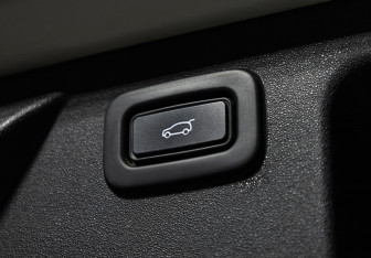 Подержанный автомобиль Land Rover Discovery Sport 2019 года (21 фото)