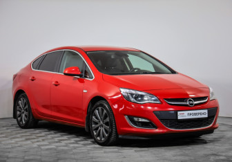 Подержанный автомобиль Opel Astra Sedan 2014 года (3 фото)