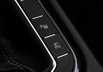 Подержанный автомобиль Volkswagen Tiguan 2021 года (18 фото)