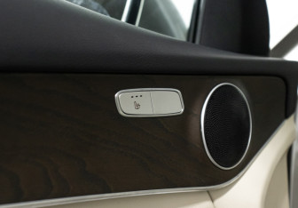 Подержанный автомобиль Mercedes-Benz GLC Coupe 2019 года (17 фото)