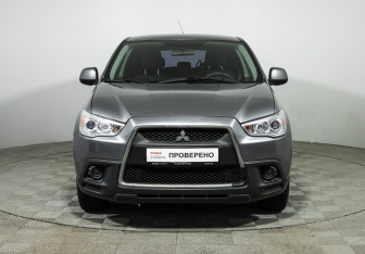 Подержанный автомобиль Mitsubishi ASX 2011 года (2 фото)