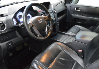 Подержанный автомобиль Honda Pilot 2013 года (10 фото)