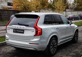 Подержанный автомобиль Volvo XC90 2022 года (5 фото)