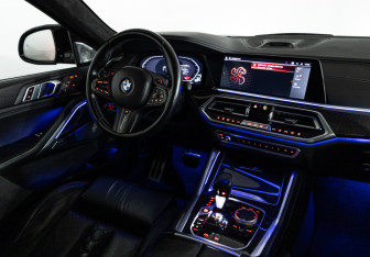 Подержанный автомобиль BMW X6 M 2021 года (31 фото)