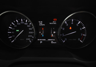 Подержанный автомобиль Land Rover Range Rover Evoque 2014 года (22 фото)