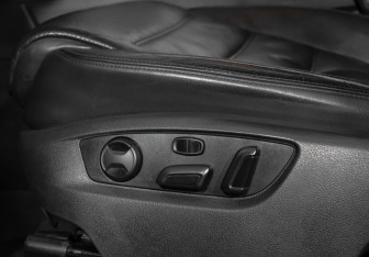 Подержанный автомобиль Volkswagen Touareg 2012 года (11 фото)