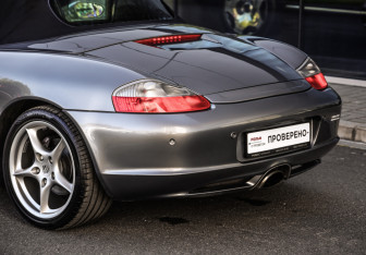 Подержанный автомобиль Porsche Boxster 2004 года (10 фото)