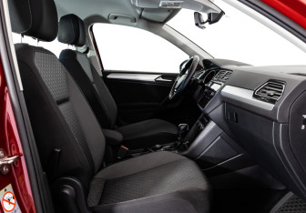Подержанный автомобиль Volkswagen Tiguan 2020 года (17 фото)