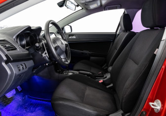 Подержанный автомобиль Mitsubishi Lancer Sedan 2008 года (17 фото)