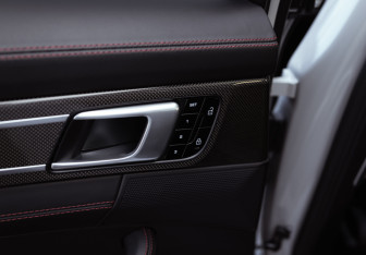 Подержанный автомобиль Porsche Panamera Wagon 2019 года (28 фото)