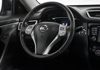 Подержанный автомобиль Nissan X-Trail 2015 года (16 фото)