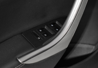 Подержанный автомобиль Opel Astra Wagon 2011 года (10 фото)