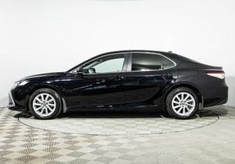 Подержанный автомобиль Toyota Camry Sedan 2021 года (8 фото)