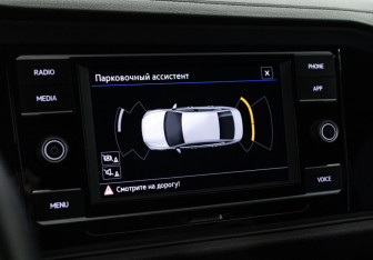 Подержанный автомобиль Volkswagen Jetta Sedan 2020 года (16 фото)